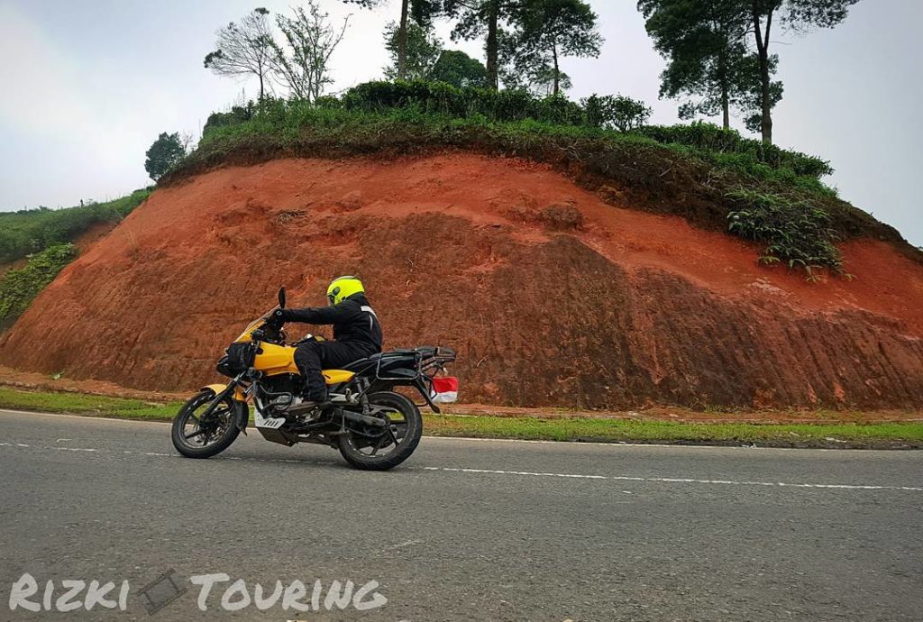 Modified Bajaj Pulsar 220 Yellow Adventure - Indonesia - ModifiedX