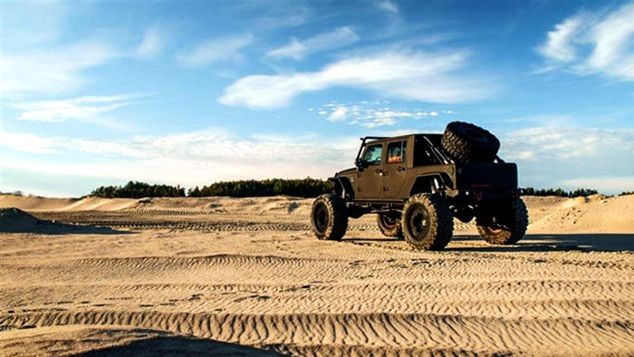 Heavily modified 500 hp Jeep Wrangler Off-road 'Rattletrap