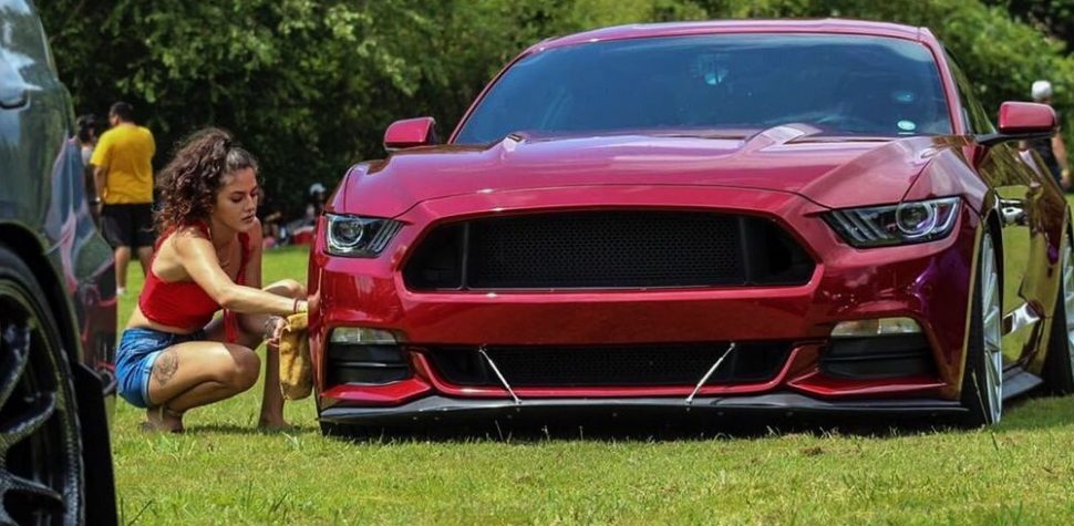 Model clean Mustang Gladys Gonzalez