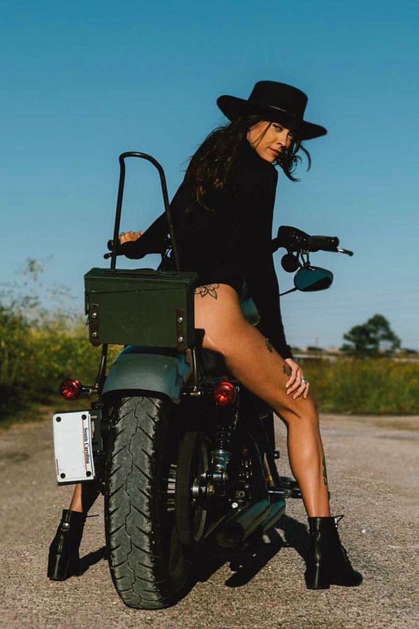 custom bike girl thighs
